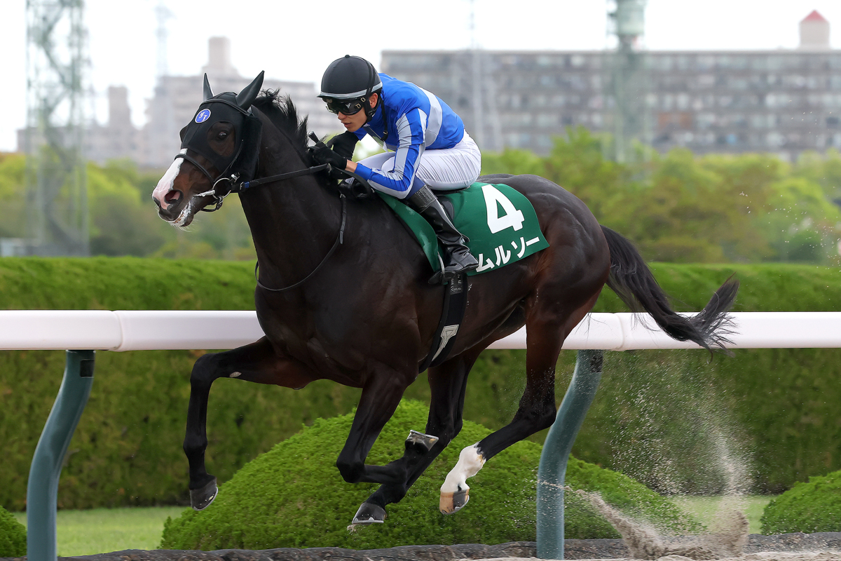 モックモックに１馬身半差を付けて逃げ切り、2024年ユニコーンＳ(５着)以来２回目の挑戦で重賞初制覇